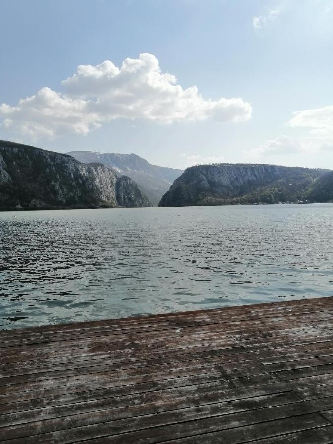 Vila Hercules Dubova Buitenkant foto