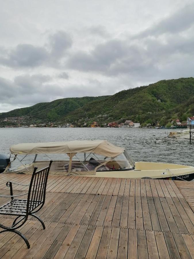 Vila Hercules Dubova Buitenkant foto