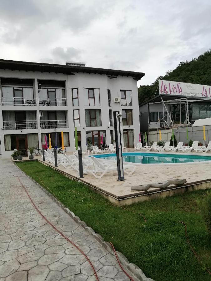 Vila Hercules Dubova Buitenkant foto