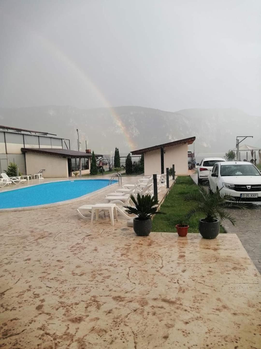 Vila Hercules Dubova Buitenkant foto